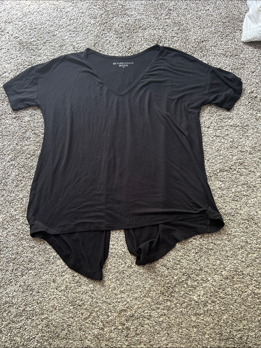 Beyond Yoga Black V-Neck Short Sleeve Draped Top